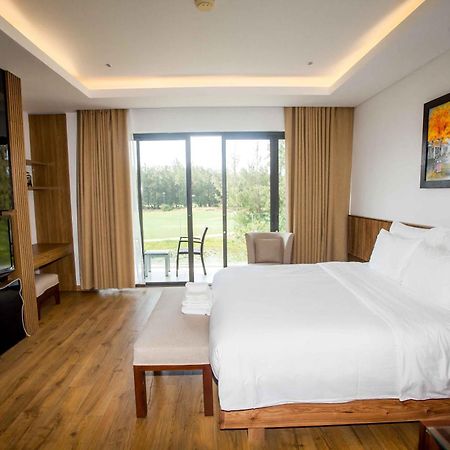 Deluxe Beach Villas By Danatrip Da Nang Luaran gambar