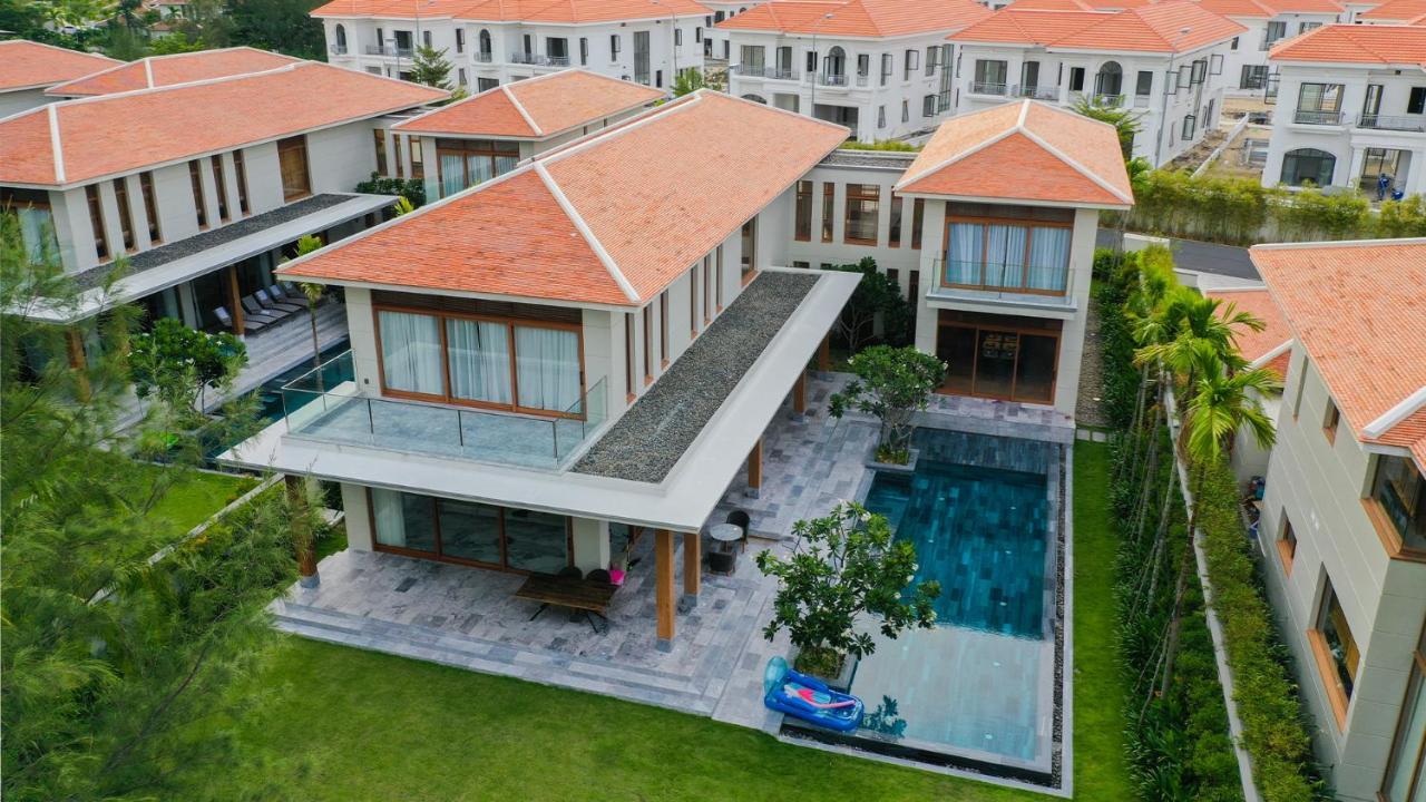 Deluxe Beach Villas By Danatrip Da Nang Luaran gambar