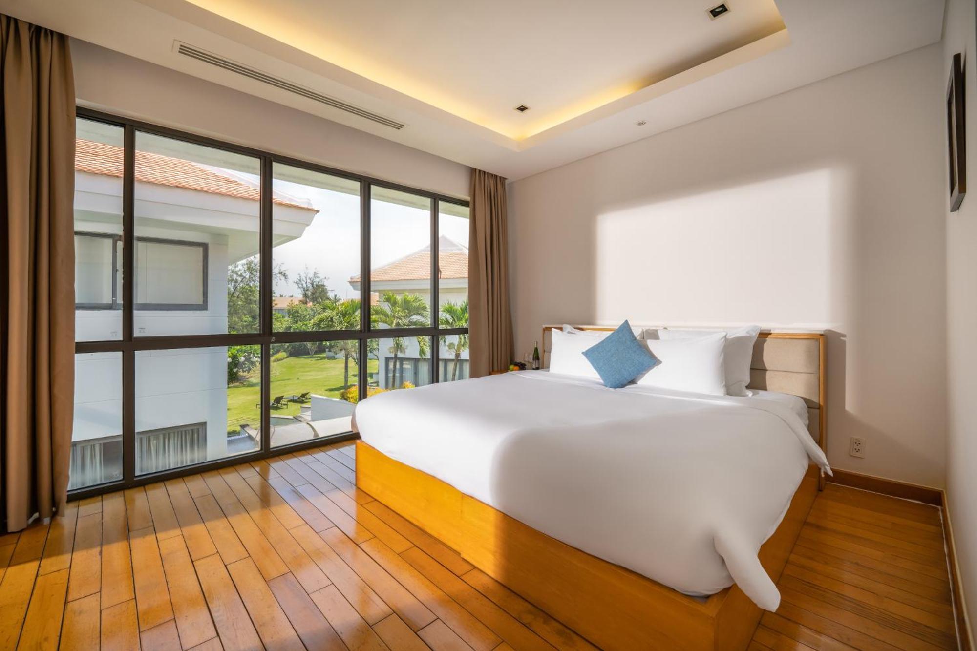 Deluxe Beach Villas By Danatrip Da Nang Bilik gambar