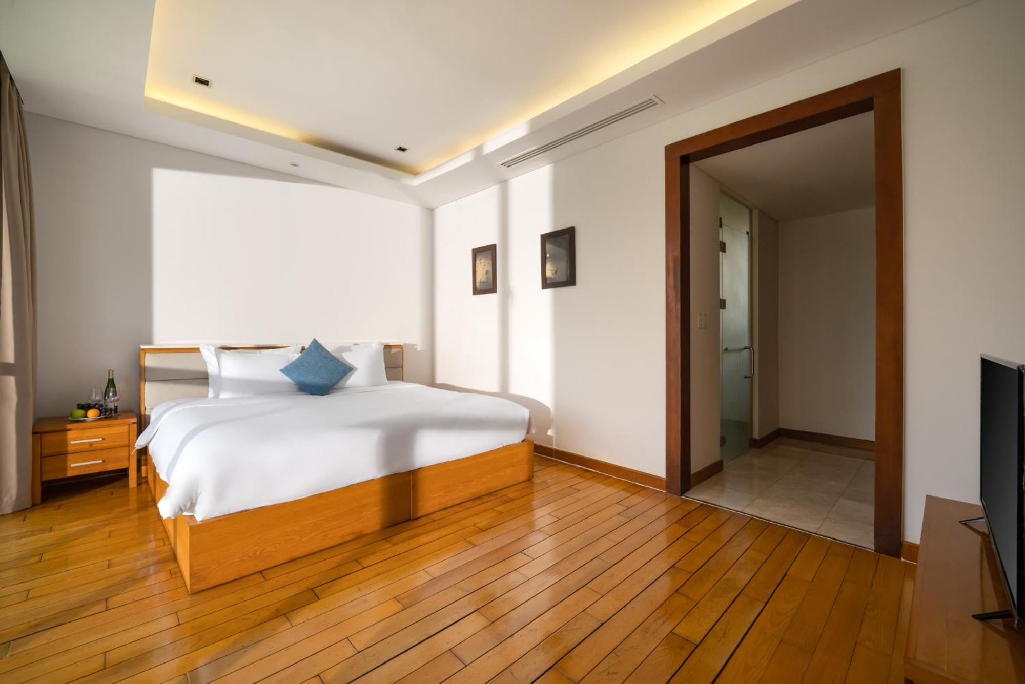 Deluxe Beach Villas By Danatrip Da Nang Bilik gambar